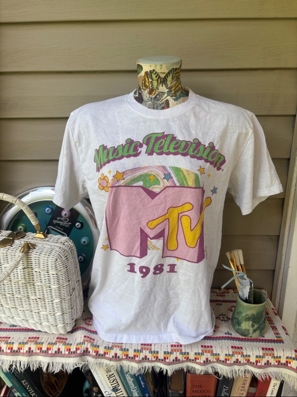 White Kids 'Music Television' Graphic Tee M with Pink MTV Logo 1981
